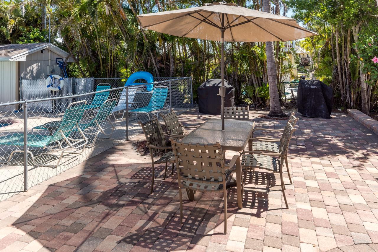 Gulf Breeze Condos Fort Myers Beach Exteriör bild
