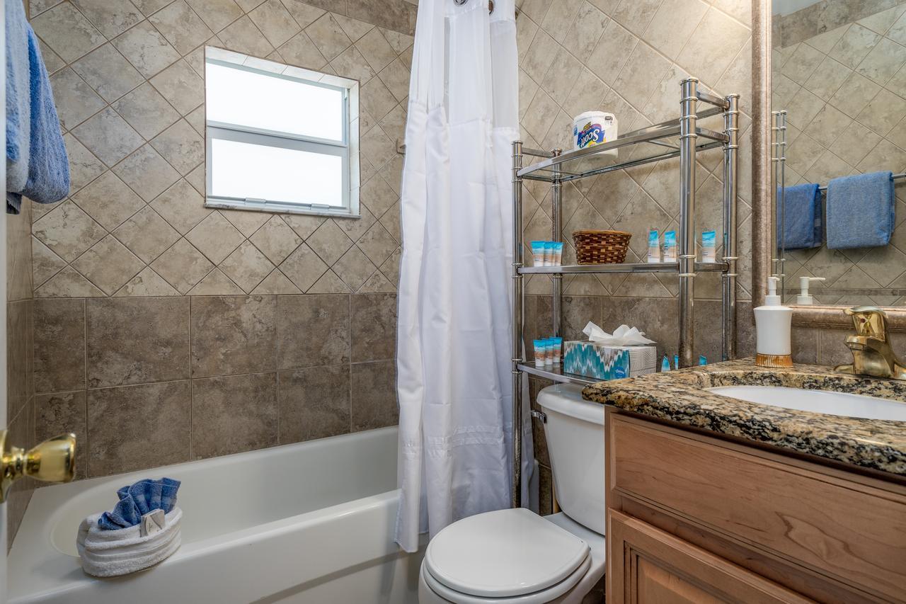 Gulf Breeze Condos Fort Myers Beach Exteriör bild